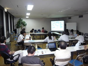 2011よりそい定例会8月写真.JPGのサムネール画像